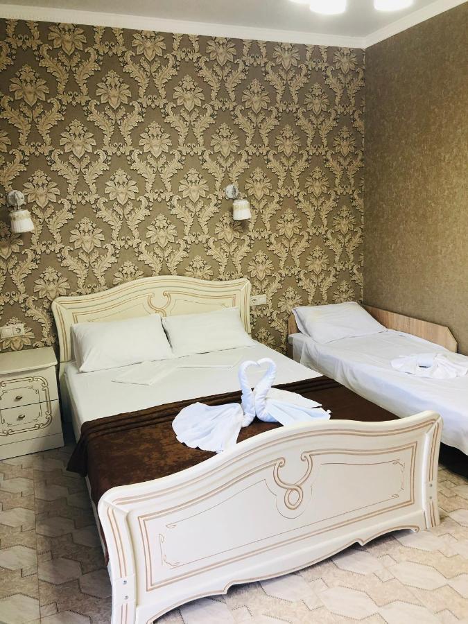 Гостевой Дом Анаит Hotel Pizunda Esterno foto